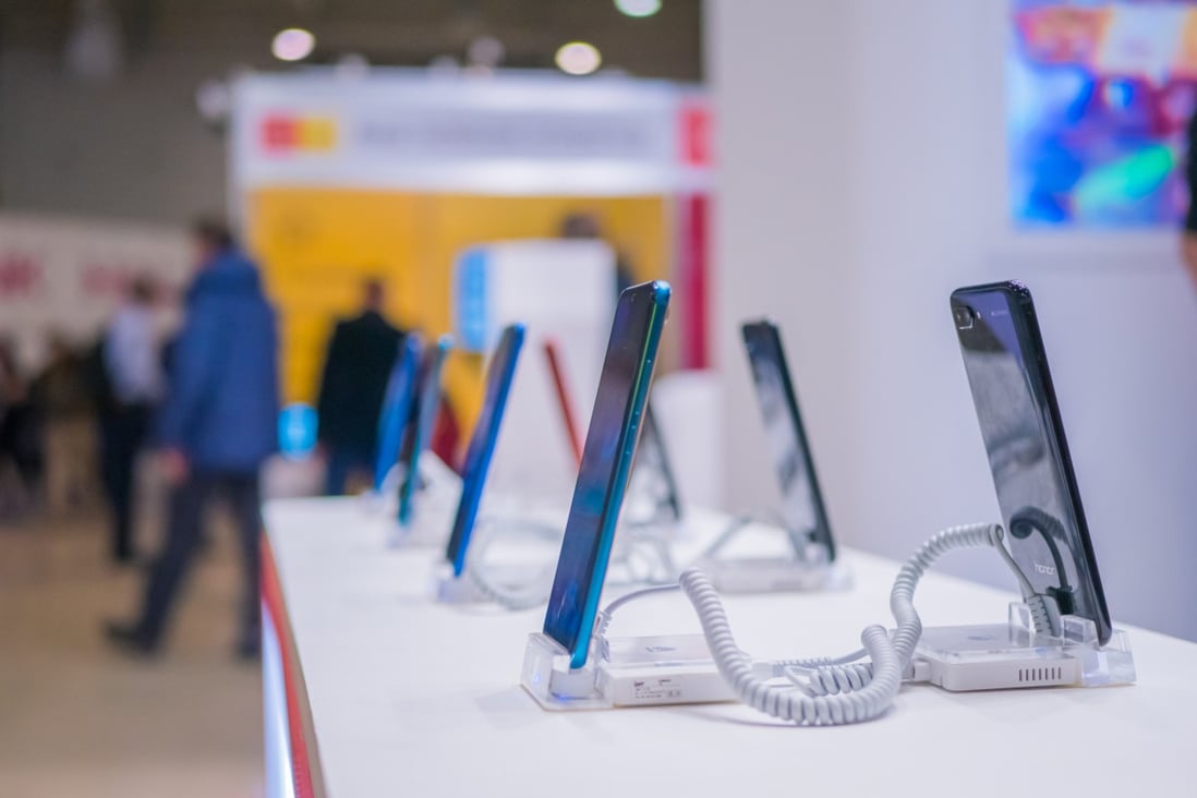 New smartphone models from Huawei Technologies Co are seen at an electronics store in Moscow, Russia. Photo: Shutterstock