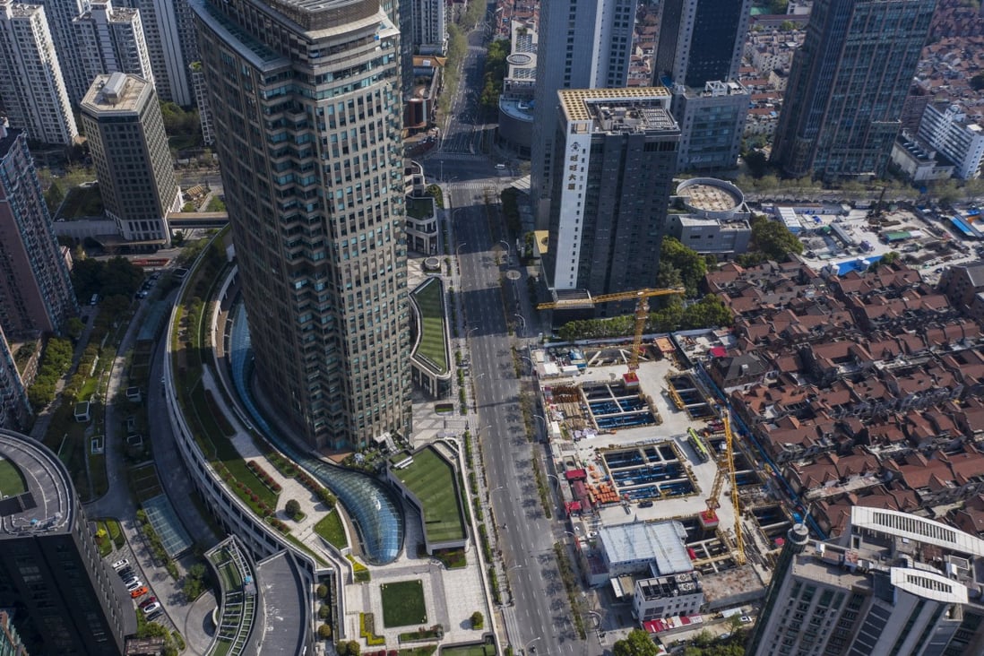 Hong Kong stocks suffer weekly loss as Shanghai lockdown pressures earnings while Goldman sees