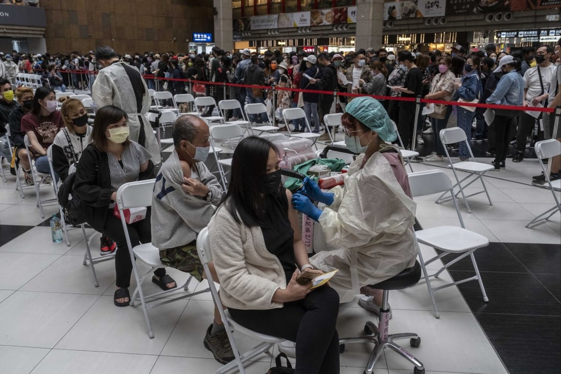 Moderna shots are administered at a temporary vaccination facility in Taipei. Photo: Bloomberg