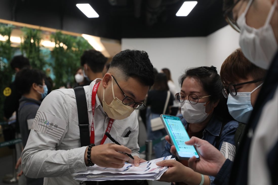Property buyers for The Quinn, Square Mile, from Henderson Land Development, at the sales office in Tsim Sha Tsui on May 1. Photo: SCMP/ Xiaomei Chen
