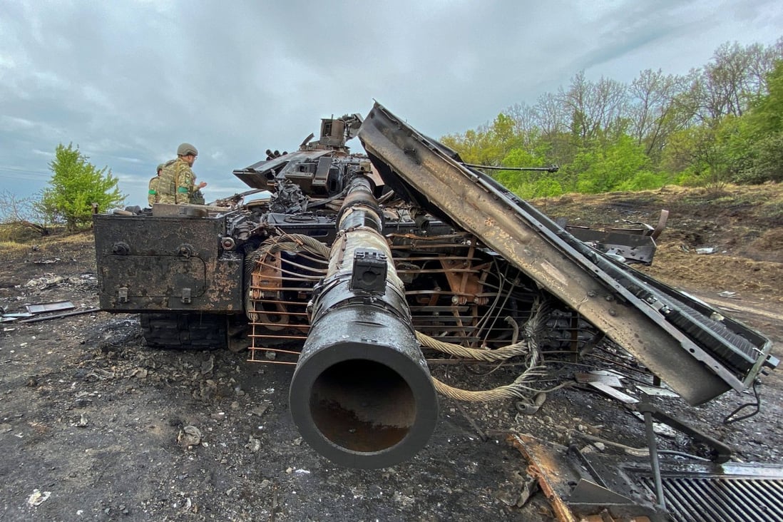 A destroyed T-90M Russian main battle tank in Kharkiv region, Ukraine. Photo: Reuters