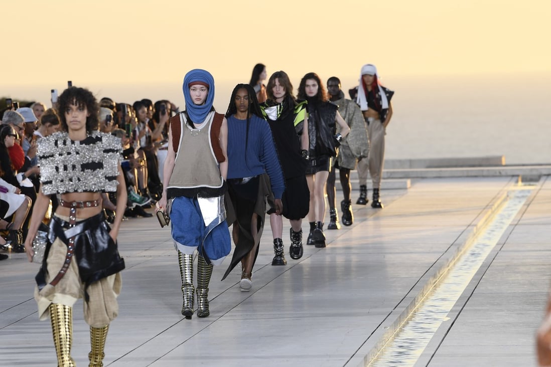 Louis Vuitton’s cruise 2022/2023 collection was shown at the Salk Institute for Biological Sciences in California’s San Diego.