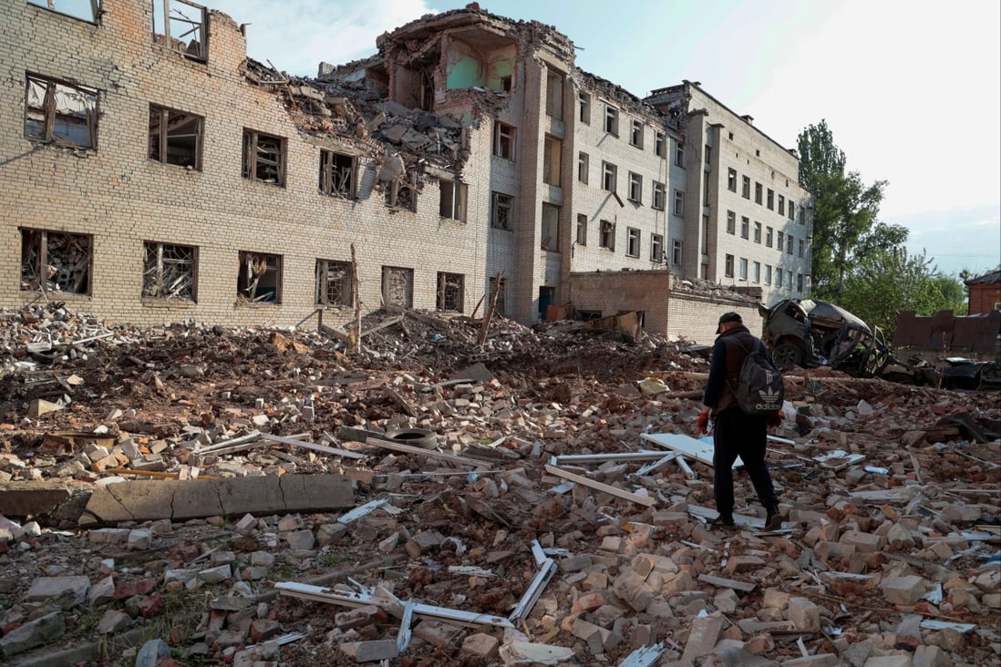 Ukrainian troops are fighting back Russian soldiers one street at a time in a ‘completely ruined’ key city. Photo: Reuters