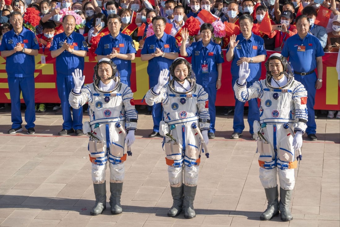 A see-off ceremony for three Chinese astronauts of the Shenzhou 14 crewed space mission is held at the Jiuquan Satellite Launch Center in northwest China, June 5, 2022. Photo: Xinhua