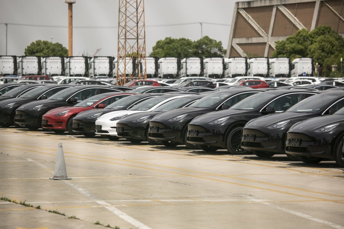 Tesla vehicles wait to be shipped at the Waigaoqiao Container Port in Shanghai, on June 3, 2022. Tesla is ending the ‘closed loop’ system at its plant after nearly eight weeks. Photo: Bloomberg
