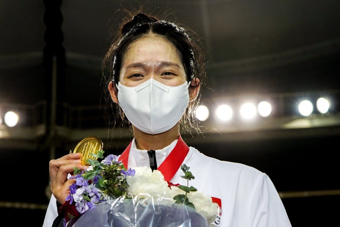 A delighted Vivian Kong with her second Asian title after her victory in Seoul. Photo: FIE 