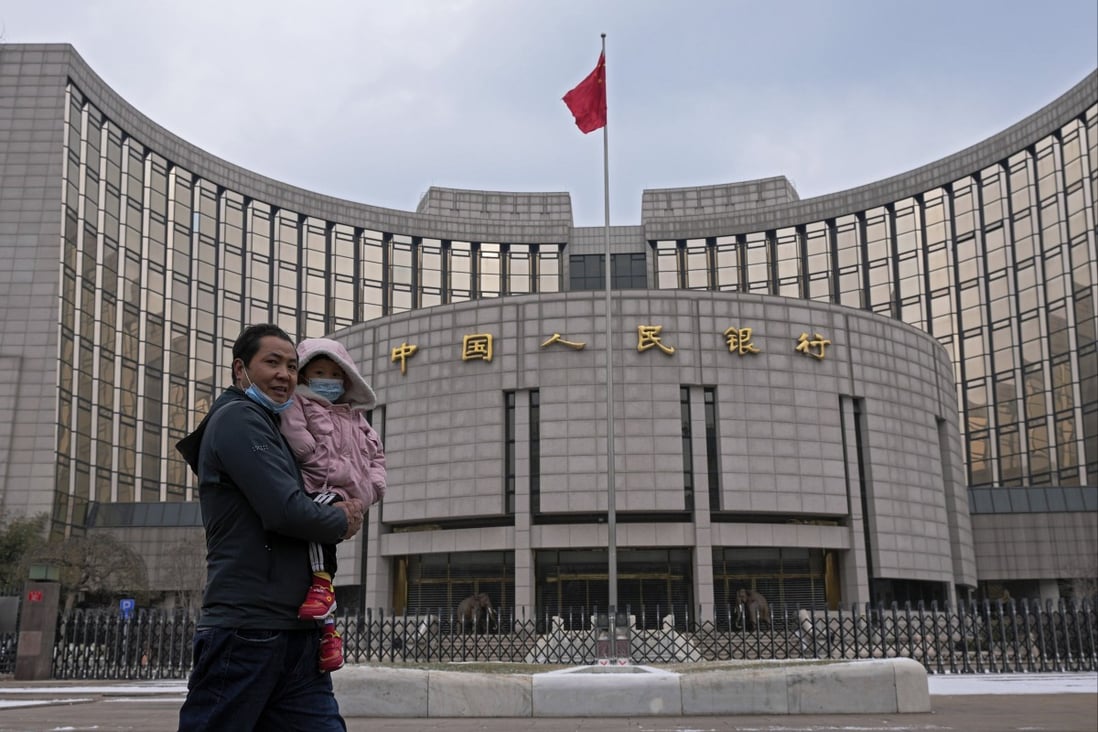 Foreign investors sold a net value of 110 billion yuan (US$16.37 billion) of China’s government debt last month, cutting their total overall holdings to 3.66 trillion yuan, the People’s Bank of China (PBOC) said on Wednesday. Photo: AP