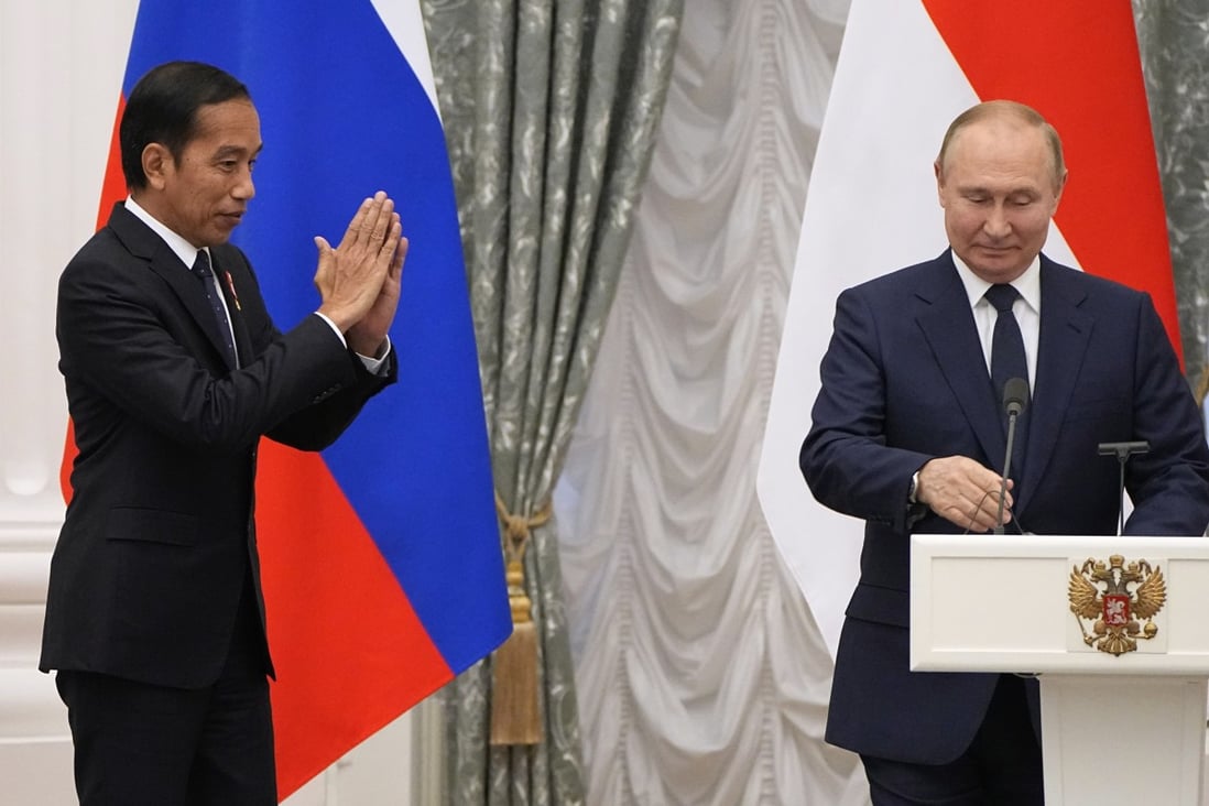 Indonesian President Joko Widodo and Russian President Vladimir Putin hold a joint news conference after their meeting in the Kremlin in Moscow on Thursday. Photo: EPA-EFE