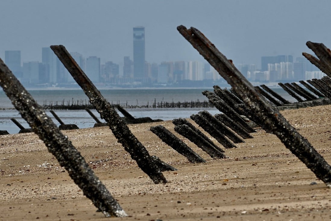 Anti-landing spikes placed along the coast the Kinmen islands, which are controlled by Taiwan but are just 3.2km (two miles) from mainland China. Photo: AFP
