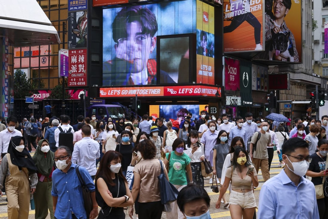 Hongkongers in Causeway Bay. The city has seen a surge in daily coronavirus infections. Photo: Dickson Lee