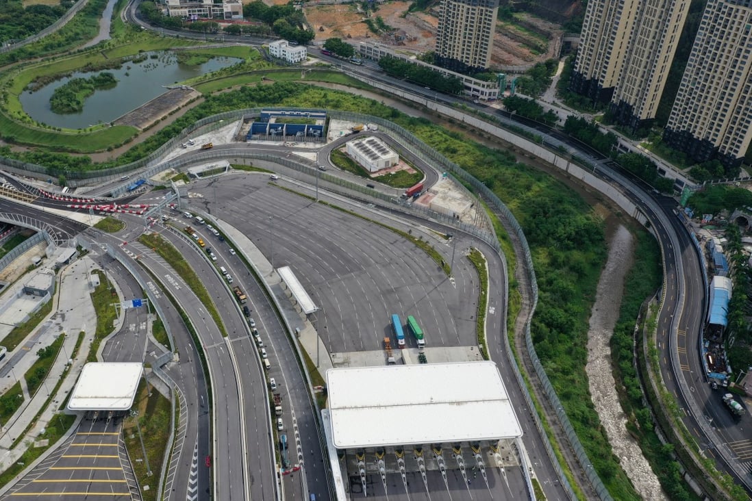 An aerial view of the Liantang Port/Heung Yuen Wai Boundary Control Point in the North District of the New Territories. To shrink the distance between Shenzhen and Hong Kong, the government should consider building a north-south rail line from the port to Siu Sai Wan. Photo: SCMP
