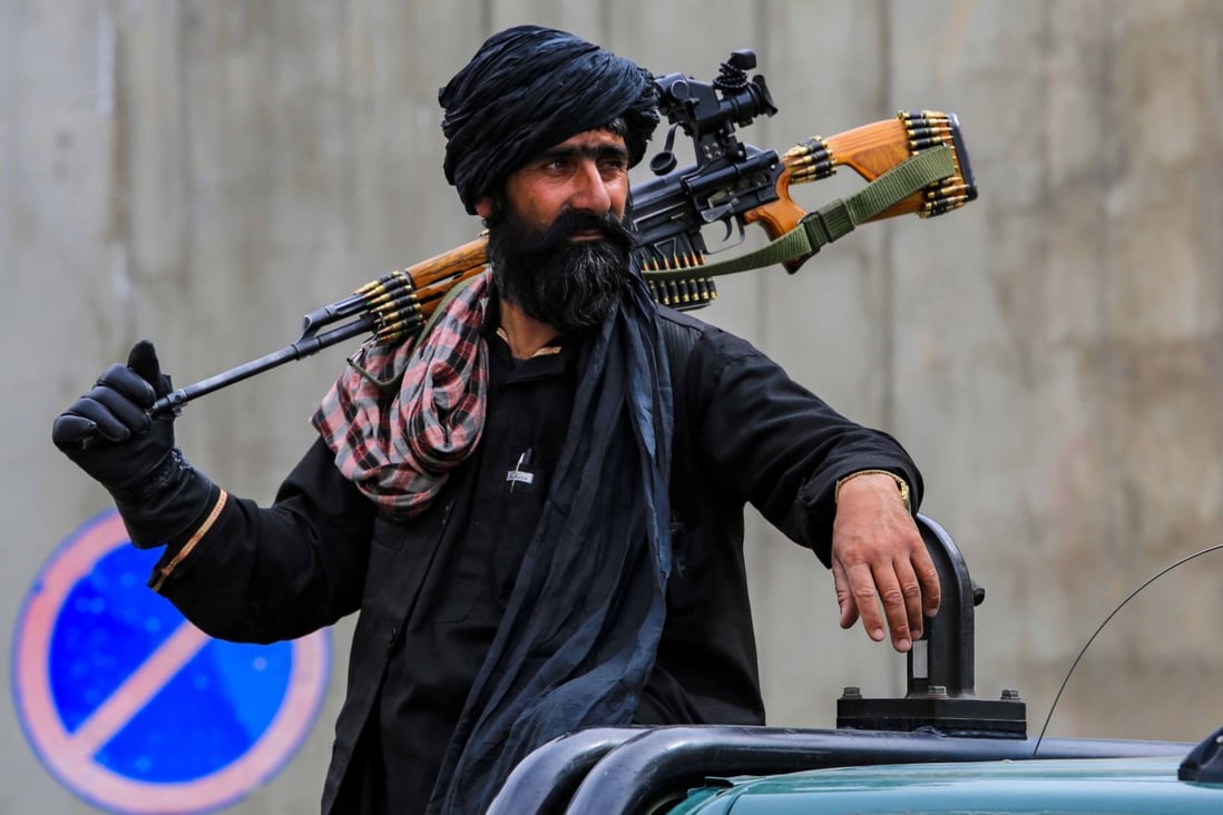A Taliban fighter stands guard in Kabul on August 2, near the neighbourhood where a US drone strike killed al-Qaeda leader Ayman al-Zawahiri. Photo: EPA-EFE