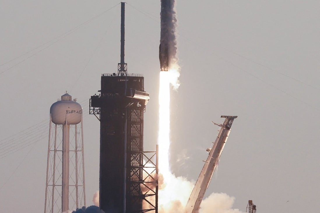A SpaceX Falcon 9 rocket lifts off, carrying 53 Starlink internet satellites. Photo: Reuters
