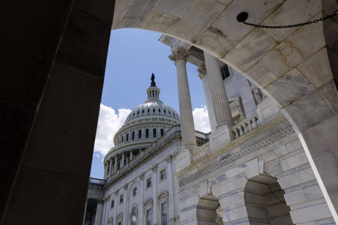 US Man Shoots Himself After Crashing Into Capitol Barricade Firing 