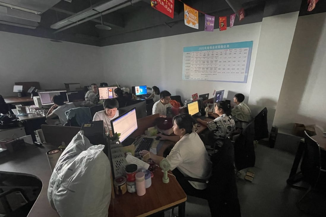 Social media users posted pictures of lights and air-conditioners being shut off in workplaces during during a power crisis in China’s Sichuan province. Photo: Weibo