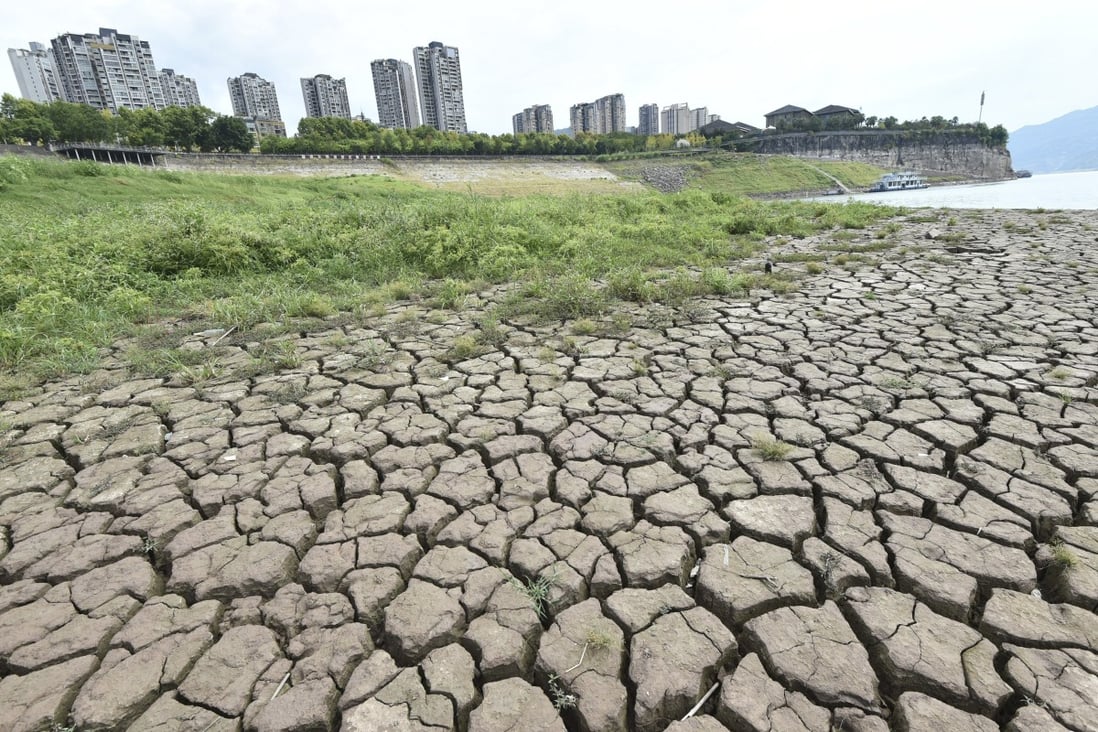 A dried riverbed is exposed after the water level dropped in the Yangtze River in Yunyang county in southwest China’s Chongqing Municipality on August 16, 2022. Unusually high temperatures and a prolonged drought are affecting large parts of China including nearby Sichuan province. Photo: AP