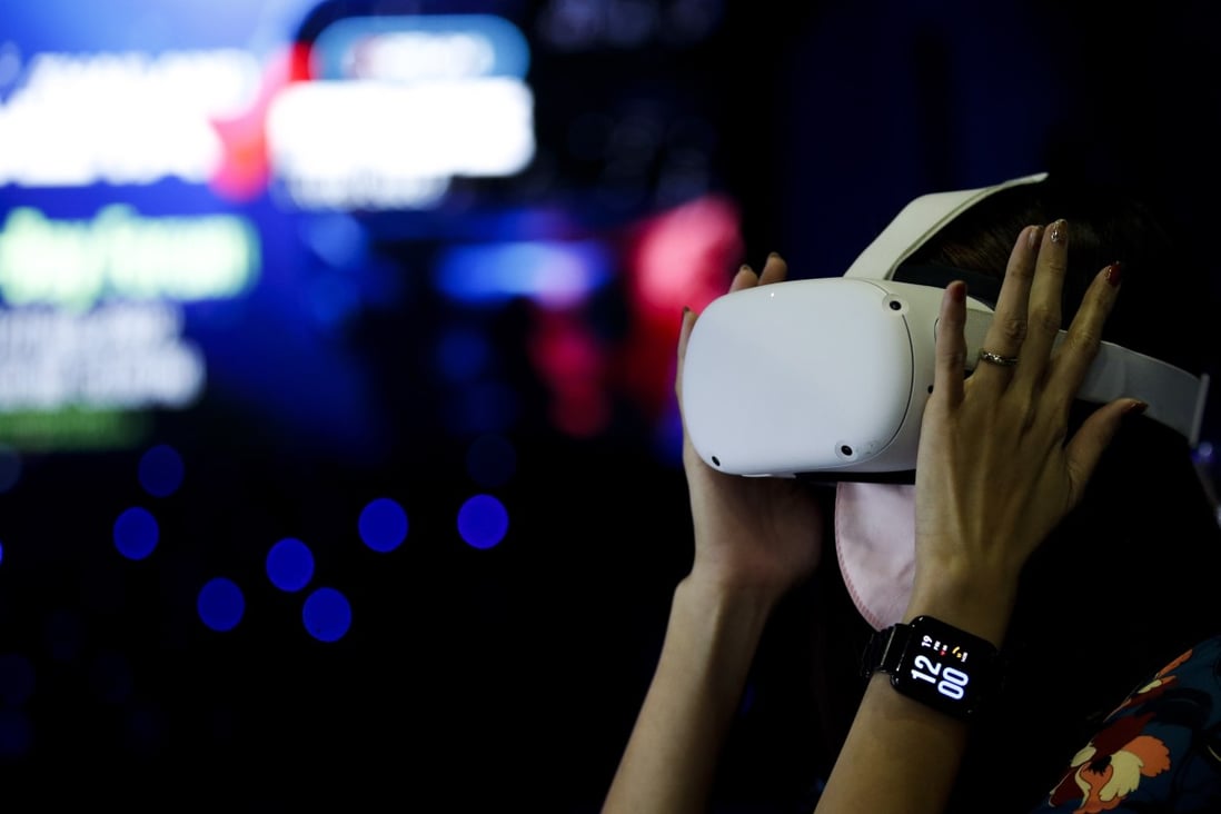 A visitor experiences virtual reality (VR) at the Thailand Metaverse Expo 2022 in Bangkok on  Friday. Photo: EPA-EFE