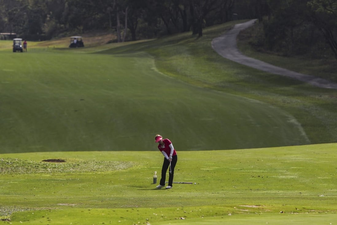 Richpoor debate over Hong Kong golf course puts government in a bind