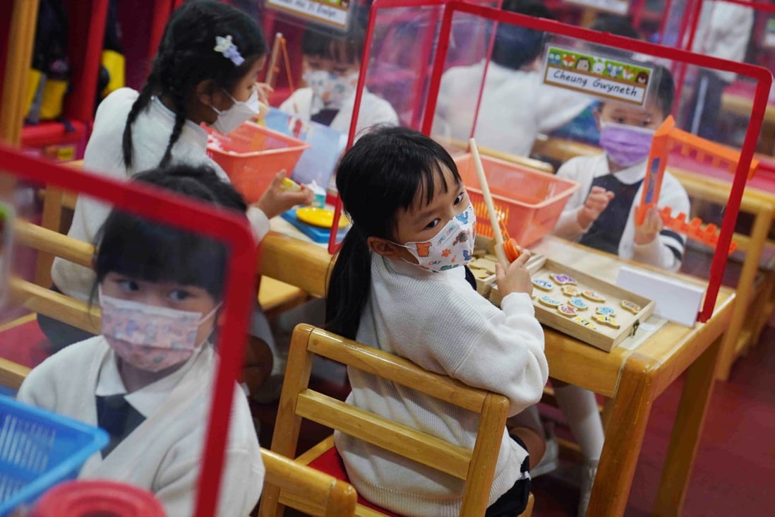A pandemic expert has urged the government not to halt face-to-face classes. Photo: Sam Tsang