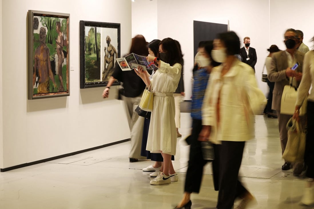 VIP visitors at the preview of the Frieze art fair in Seoul, South Korea. The event marks the Asian debut of Frieze, the UK-based art fair organiser. Photo: Reuters