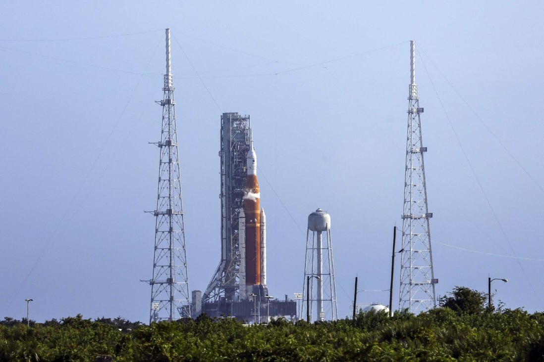 Nasa’s second attempt to launch Artemis moon rocket ruined by fuel leak ...