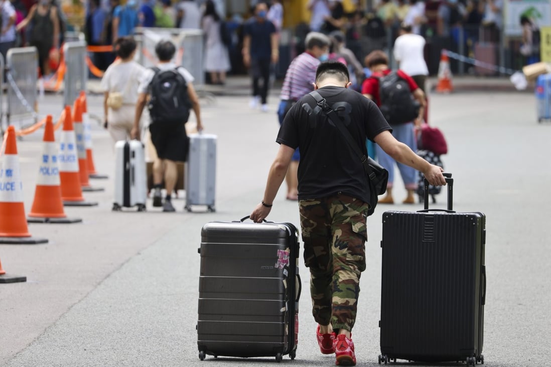 Authorities in Shenzhen will reduce the daily number of travellers from Hong Kong as mainland China battles a rise in coronavirus cases. Photo: Dickson Lee