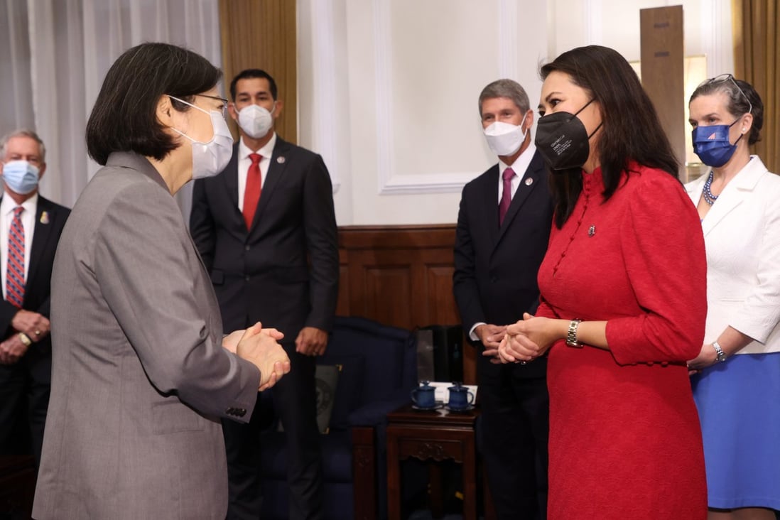 Taiwanese President Tsai Ing-wen (left) meets US congresswoman Stephanie Murphy in Taipei, Taiwan on Thursday.  Photo: CNA