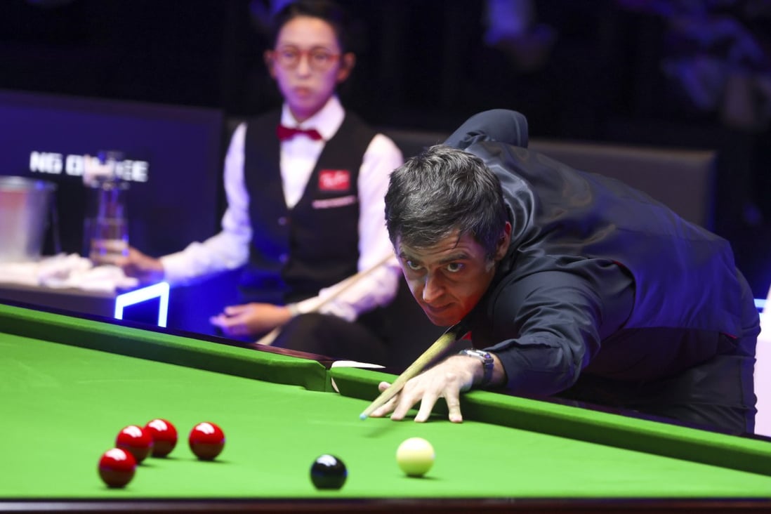 Ng On-yee looks on as Ronnie O’ Sullivan pots his way to victory. Photo: Dickson Lee