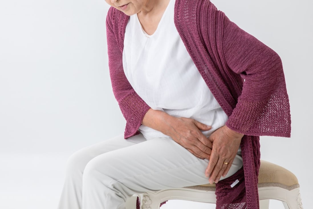 Arthritis pain can be managed with lifestyle changes, including weight loss, walking and swimming, experts say: Photo: Shutterstock