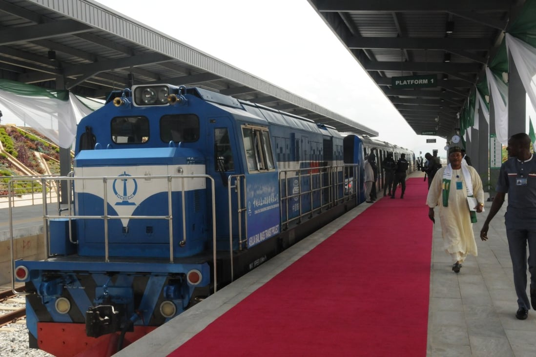 A light rail train, a project assisted by Chinese financing, arrives at the airport station in Abuja, Nigeria on July 12, 2018. The Nigerian transport minister has said that China has delayed funding two other recent railway projects. Photo: Xinhua