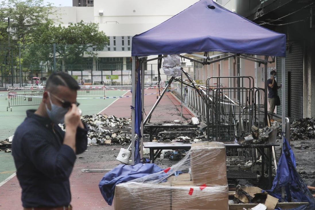 Polisi keamanan nasional Hong Kong menangkap pria yang diduga terlibat dalam rencana teroris untuk mengebom infrastruktur, pengadilan, dan membakar pusat tes Covid