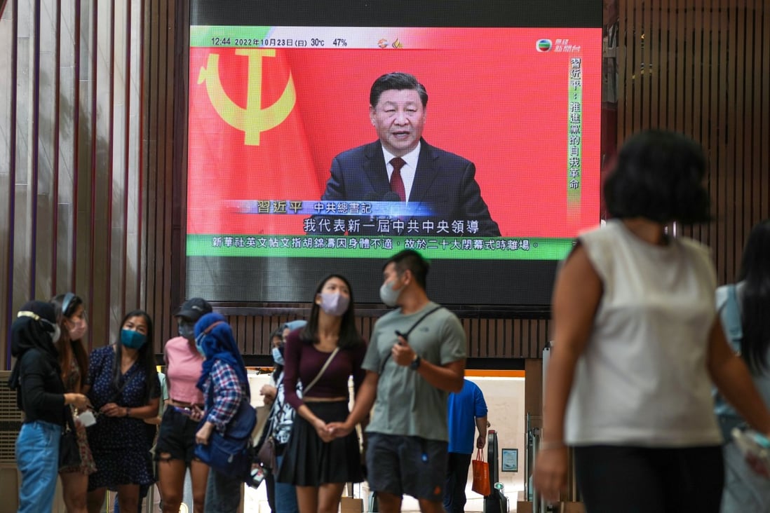 A giant screen in Hong Kong’s Causeway Bay shows Chinse President Xi Jinping at a press conference after the close of the party congress. Photo: Sam Tsang