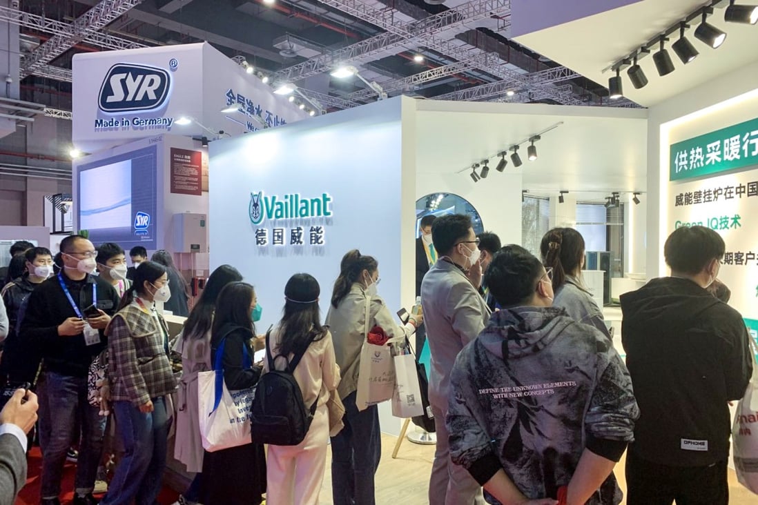 Visitors queue up for a look at German boiler maker Vaillant products at the CIIE in Shanghai on November 7, 2022. Photo: Daniel Ren