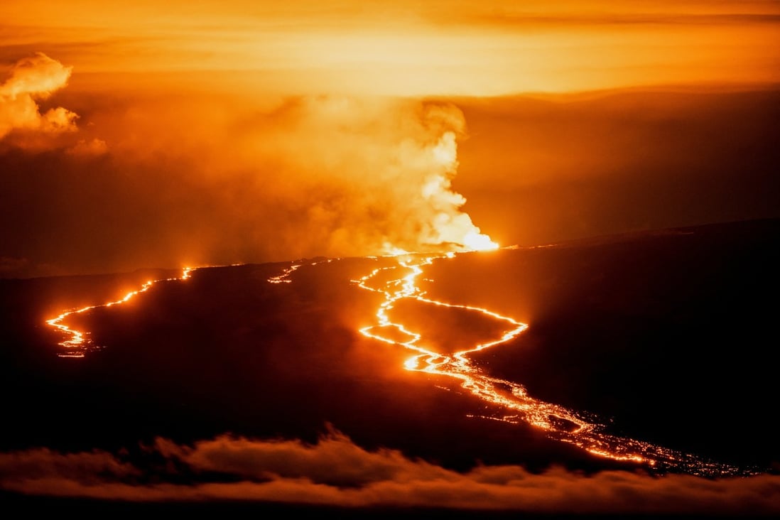 Lava fountains and flows illuminate the area during the Mauna Loa volcano eruption in Hawaii on Wednesday. Photo: Reuters