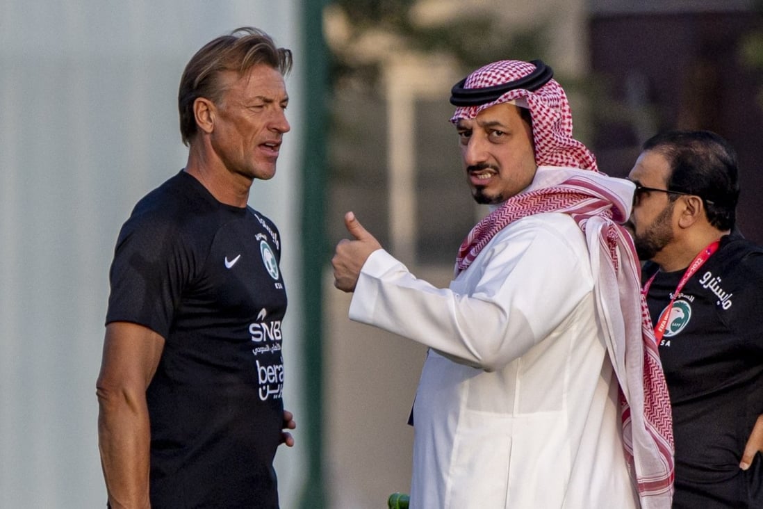 Yasser Al Misehal (right), president of the Saudi Arabian Football Federation talks with Saudi Arabia’s head coach Herve Renard during a training session in Qatar. Photo: EPA-EFE