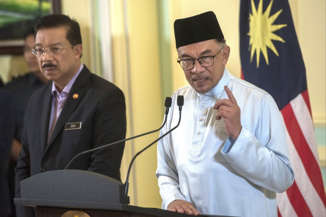 Anwar has expressed his confidence that he can free the country of corruption. He warned his cabinet ministers that anyone involved in bribery or misuse of power will be booted out immediately. Photo: AP