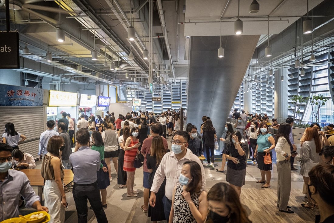Customers at the Market Street Hawker Centre. Singapore says it is “watching” whether China’s reopening could lead to mutations of the coronavirus. Photo: Bloomberg