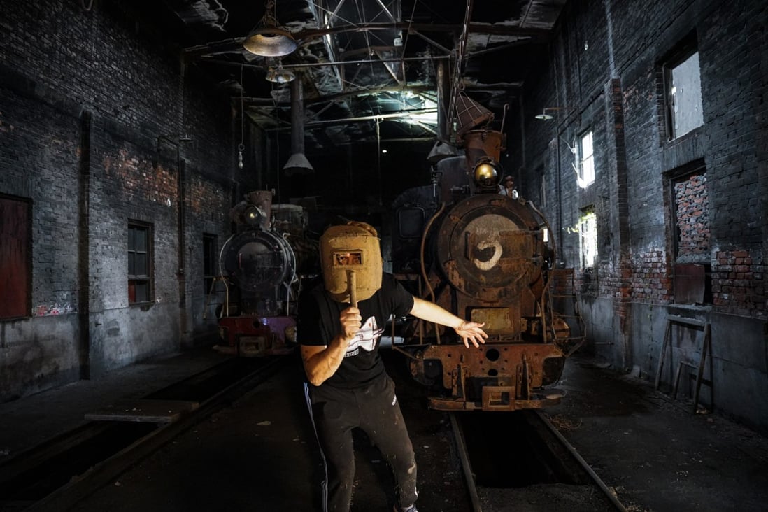 Urban explorer “Greg Abandoned” discovered these steam locomotives in a building near an abandoned lime factory in China. He criss-crossed the country for four years exploring such sites. Photo: Greg Abandoned 