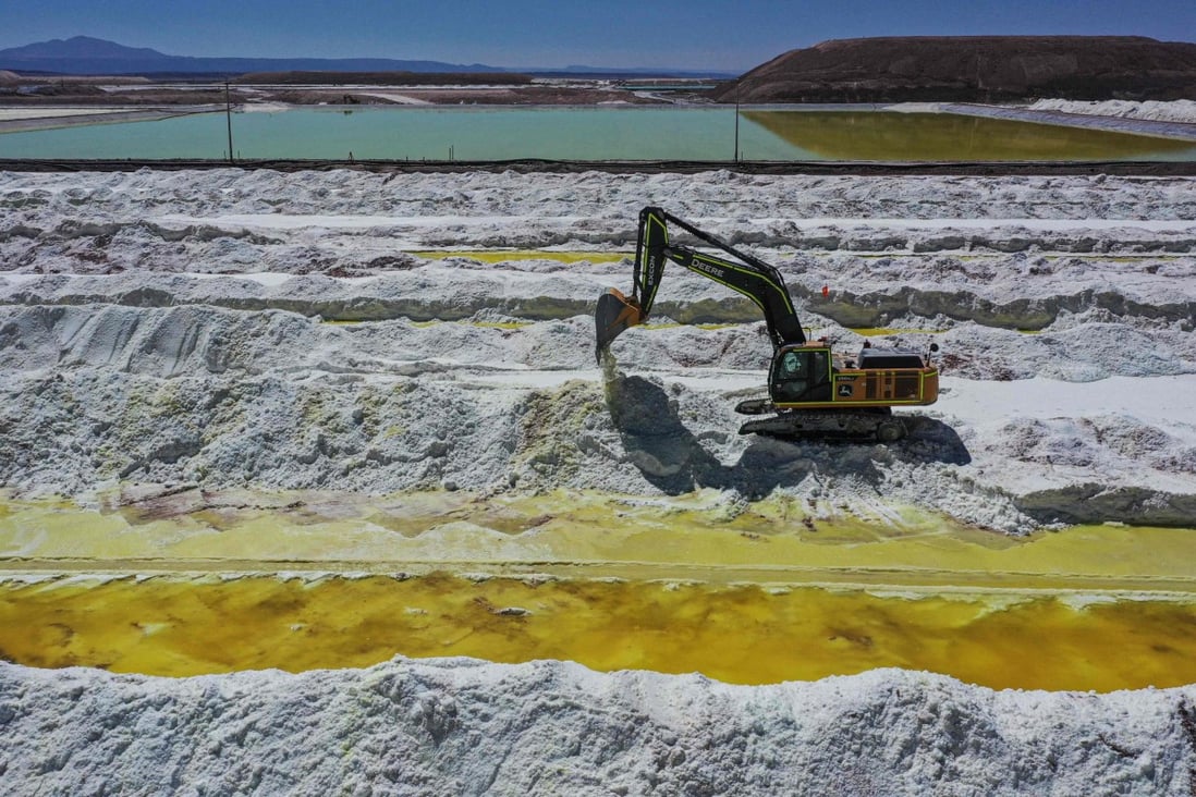 Brine ponds and processing areas of the lithium mine of the Chilean company SQM (Sociedad Quimica Minera) in the Atacama Desert on September 12, 2022. Photo: AFP