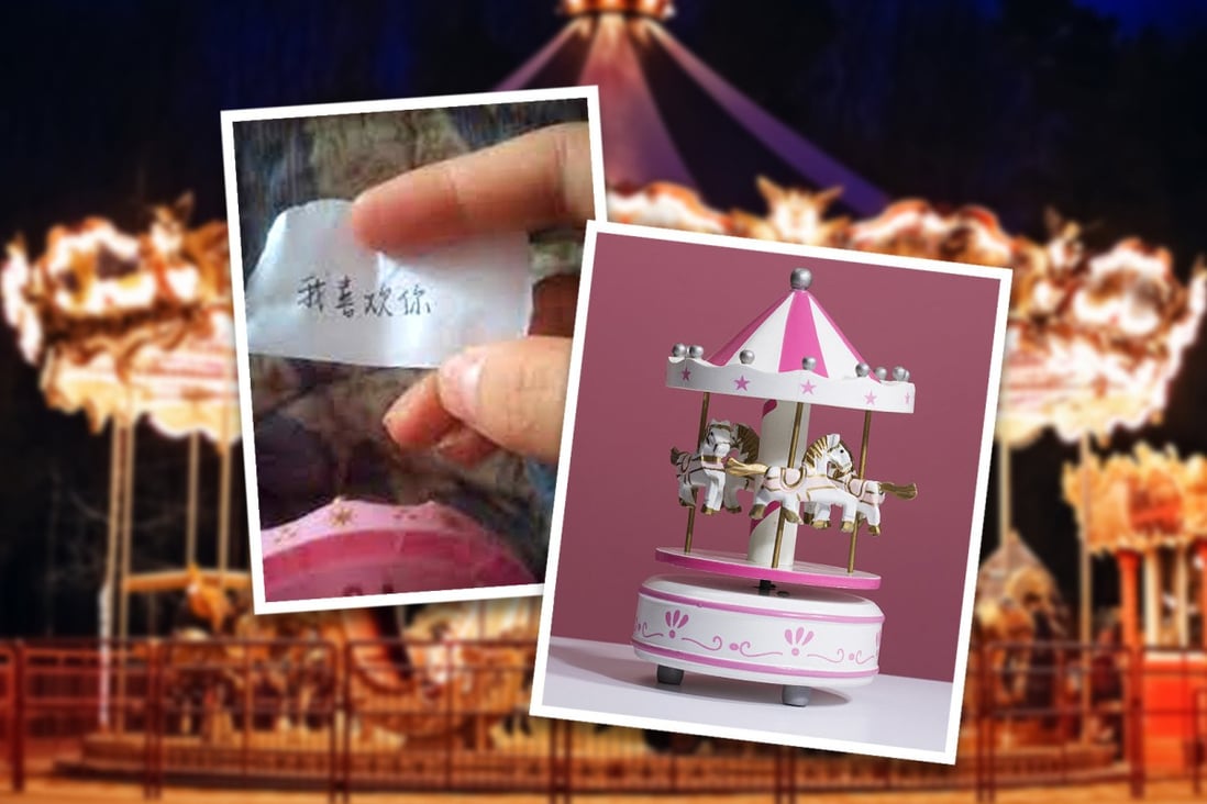 A Chinese woman has found a love note hidden in the battery compartment of a toy gifted by a schoolmate at her graduation a year ago delighting Chinese social media. Photo: SCMP Composite