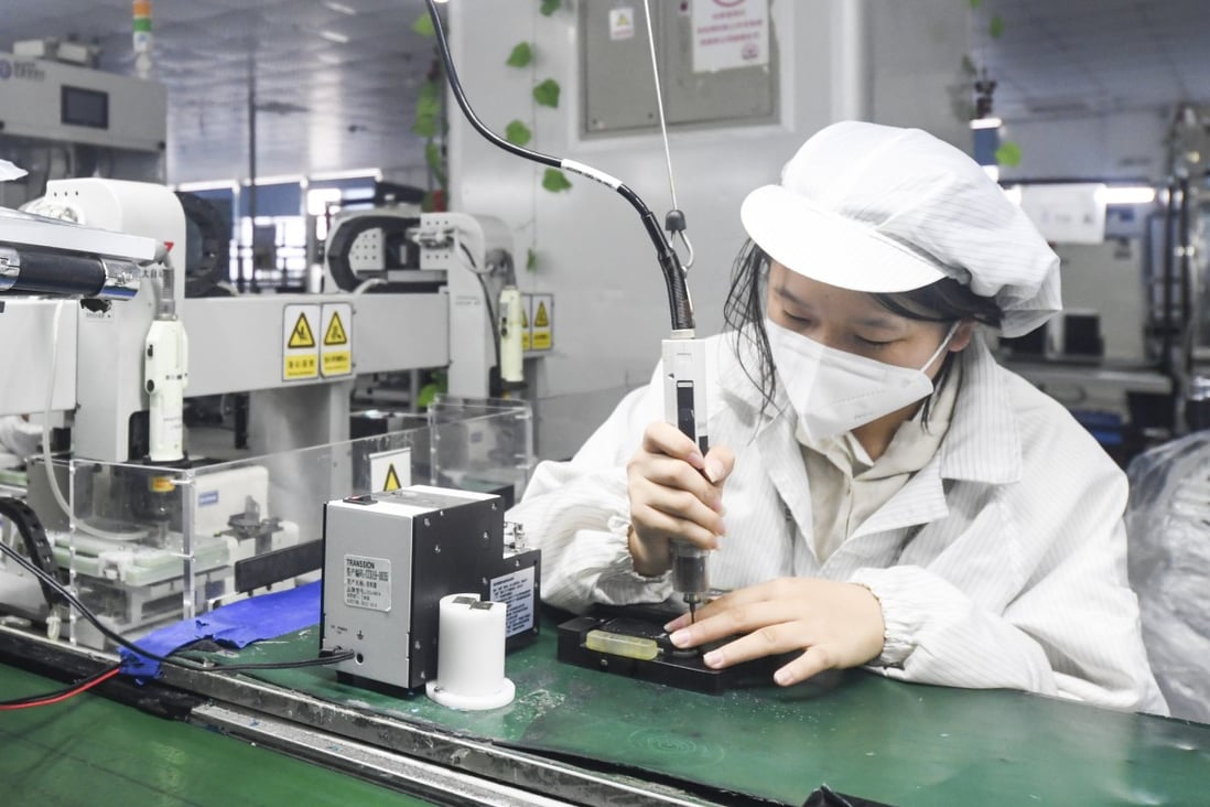 China’s Caixin/Markit manufacturing purchasing managers’ index (PMI) fell to 49 in December, down from 49.4 in November, data released on Tuesday showed. Photo: Xinhua