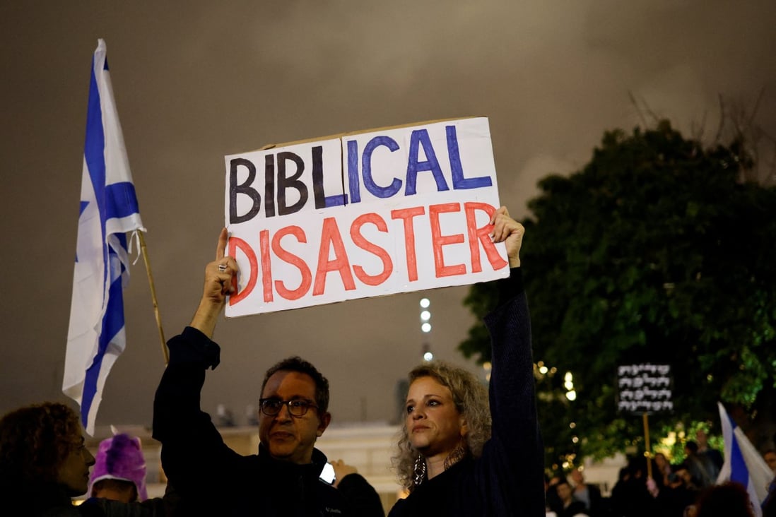 Thousands protest in Tel Aviv against Netanyahu’s right-wing government ...