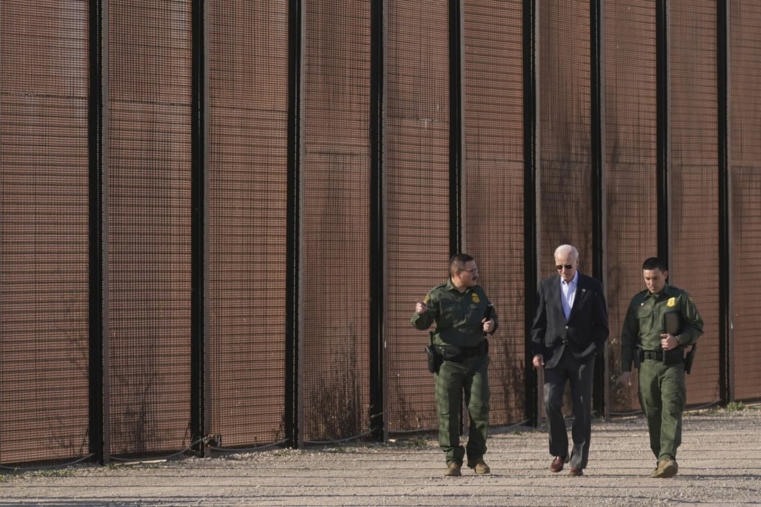 President Joe Biden walks with US Border Patrol agents along a stretch of the US-Mexico border in El Paso Texas. Photo: AP