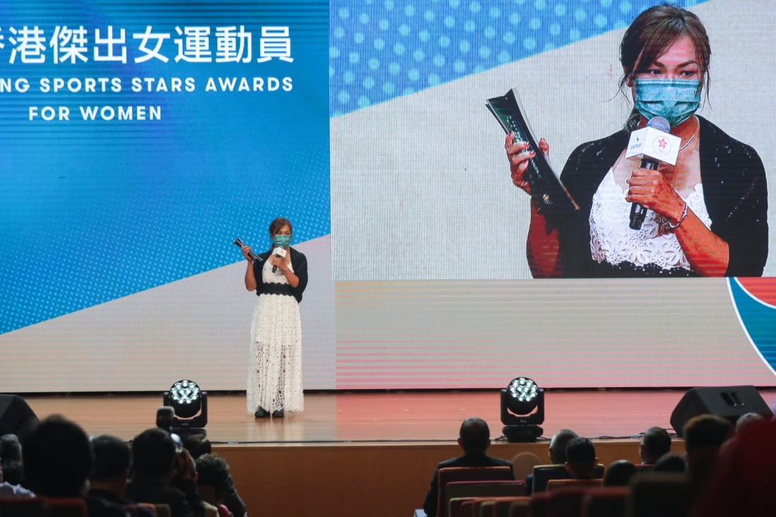 Sarah Lee with her sports stars award at the Hong Kong Sports Awards in 2022. Photo: Xiaomei