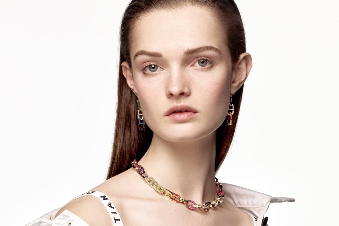 Color Dior necklace, earrings and bracelet in gold and enamel. Photo: Dior