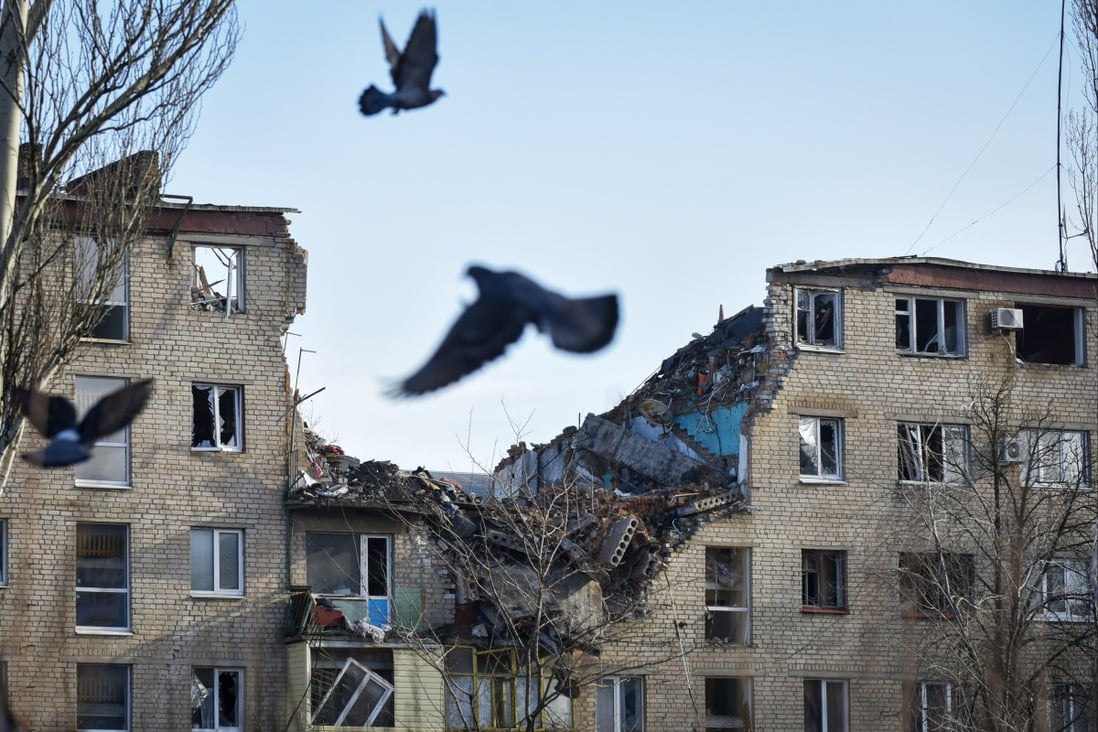 A block of flats destroyed in a Russian airstrike in Bakhmut, Donetsk region, eastern Ukraine, on January 19, 2023. Photo: EPA-EFE