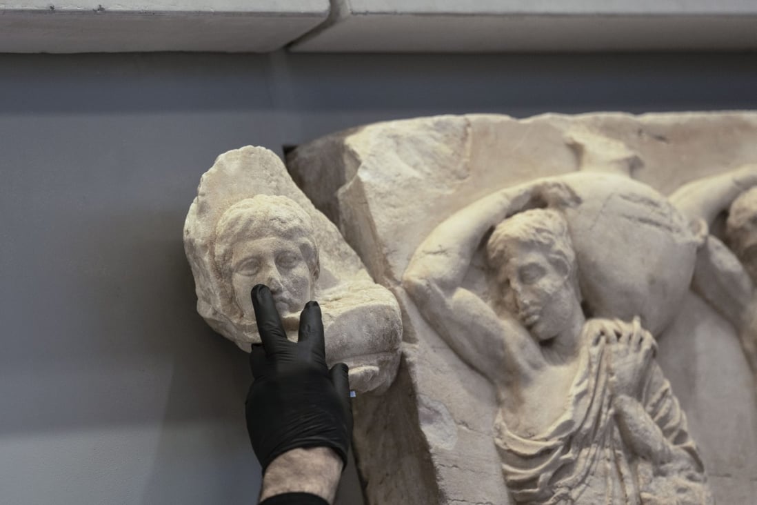 Greece recovers hundreds of priceless antiquities from British art