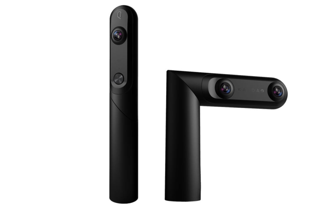 The QooCam 360 degree camera hinges in the middle to allow for 3D shooting. We test it against the Vuze XR 360 degree 3D camera.
