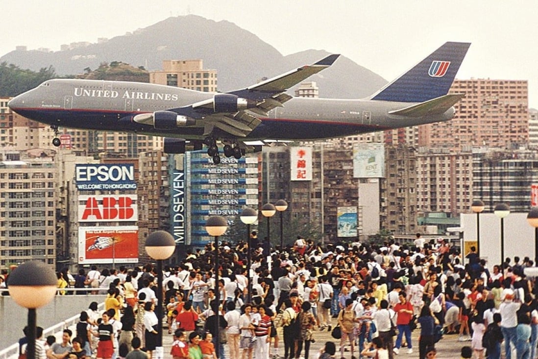 Thousands of people gathered at Kai Tak Airport in Hong Kong on the last day it was open for business on July 5, 1998, to say farewell and witness history. Photo: Birdy Chu