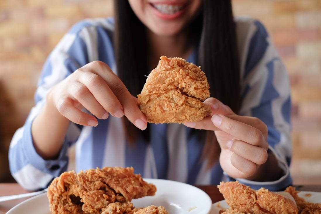 Some savvy Chinese internet users are offering to drink bubble tea and eat fried chicken on behalf of health-conscious but food-loving customers. Photo: Shutterstock